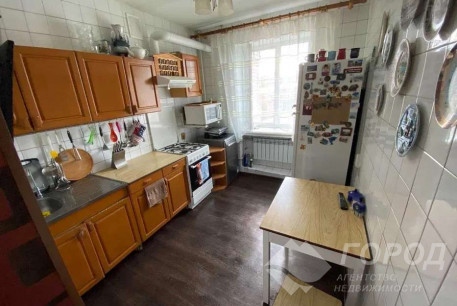 Продам 2-х кімнатну квартиру, Центр, Код: 813054/1