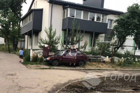 Продам 4-х кімнатну квартиру, , Код: 813171/1