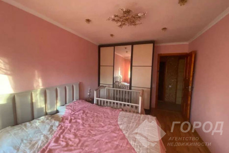 Продам 4-х кімнатну квартиру, , Код: 813171/1