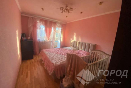 Продам 4-х кімнатну квартиру, , Код: 813171/1