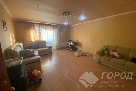 Продам 4-х кімнатну квартиру, , Код: 813171/1