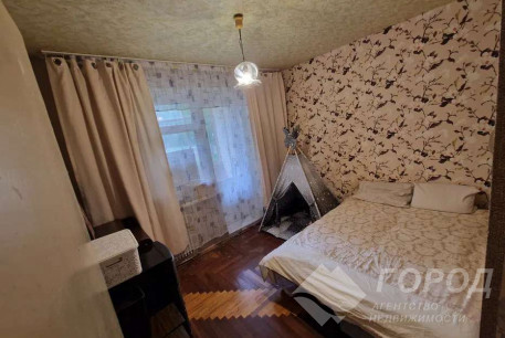 Продам 4-х кімнатну квартиру, Одесская, Код: 813199/1