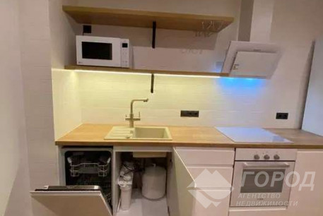 Продам 2-х кімнатну квартиру, Центр, Код: 813363/1