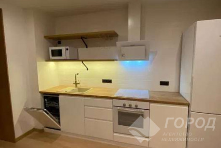 Продам 2-х кімнатну квартиру, Центр, Код: 813363/1