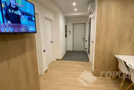 Продам 2-х кімнатну квартиру, Центр, Код: 813363/1