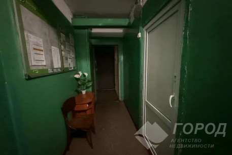 Продам 4-х кімнатну квартиру, Рогань, Роганский ж/м, Код: 813419/1