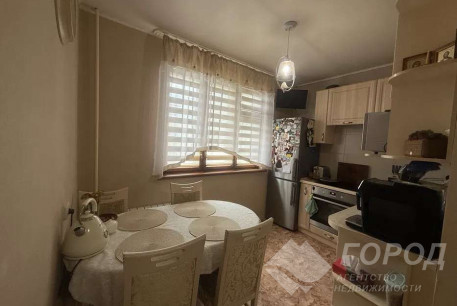 Продам 4-х кімнатну квартиру, Рогань, Роганский ж/м, Код: 813419/1