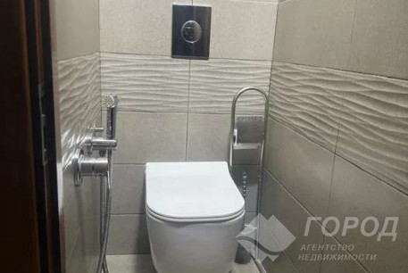 Продам 4-х кімнатну квартиру, Рогань, Роганский ж/м, Код: 813419/1