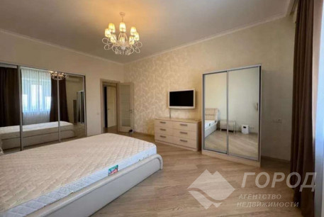 Продам 3-х кімнатну квартиру в новобудові, Центр, Ярослава Мудрого пл., Код: 813455/1