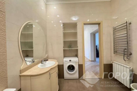 Продам 3-х кімнатну квартиру в новобудові, Центр, Ярослава Мудрого пл., Код: 813455/1