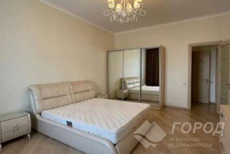 Продам 3-х кімнатну квартиру в новобудові, Центр, Ярослава Мудрого пл., Код: 813455/1