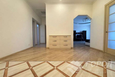 Продам 3-х кімнатну квартиру в новобудові, Центр, Ярослава Мудрого пл., Код: 813455/1