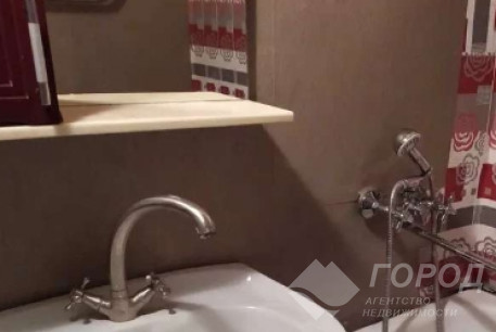 Продам 1-кімнатну квартиру, Центр, Код: 813523/1