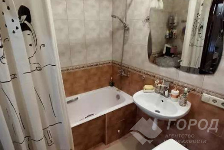 Продам 2-х кімнатну квартиру, ХТЗ, Пролетарская метро (Индустриальная), Код: 813532/1