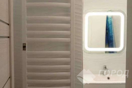 Продам 2-х кімнатну квартиру, Центр, Код: 813617/1