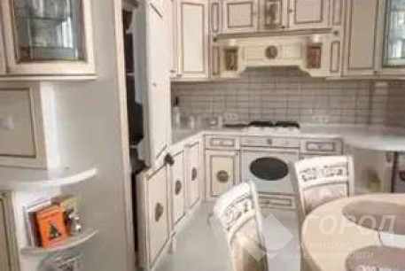 Продам 2-х кімнатну квартиру, Центр, Код: 813637/1