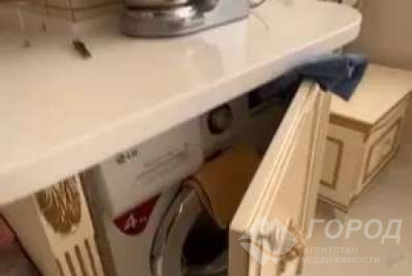 Продам 2-х кімнатну квартиру, Центр, Код: 813637/1