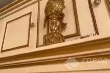 Продам 2-х кімнатну квартиру, Центр, Код: 813637/1