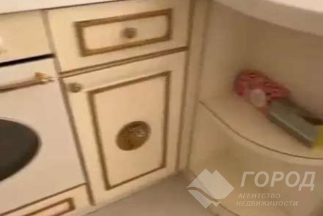 Продам 2-х кімнатну квартиру, Центр, Код: 813637/1