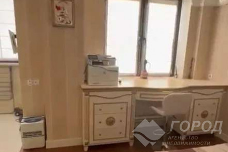 Продам 2-х кімнатну квартиру, Центр, Код: 813637/1