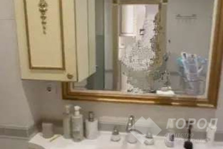 Продам 2-х кімнатну квартиру, Центр, Код: 813637/1