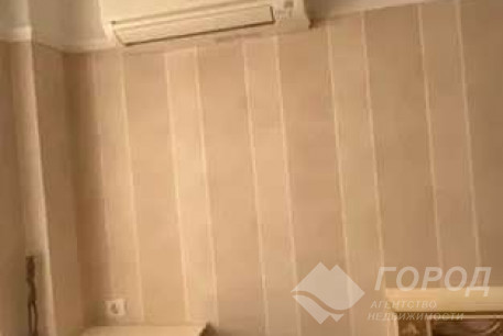 Продам 2-х кімнатну квартиру, Центр, Код: 813637/1