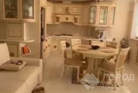 Продам 2-х кімнатну квартиру, Центр, Код: 813637/1