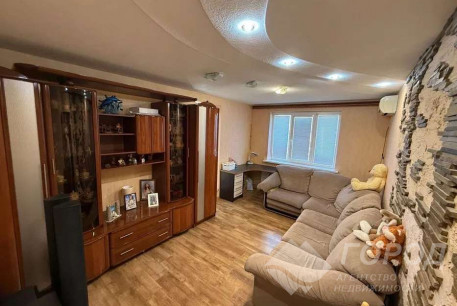 Продам 2-х кімнатну квартиру, ХТЗ, Код: 813658/1