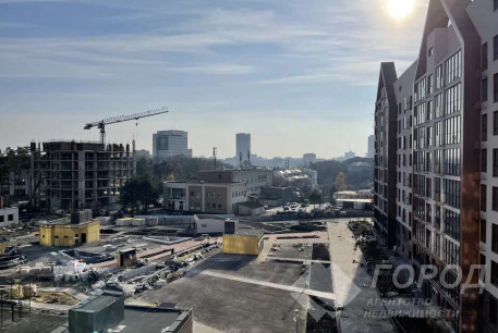 Продам 3-х кімнатну квартиру в новобудові, Центр, Код: 813704/1