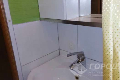 Продам гостинку, Центральный рынок, Локомотив, Код: 813859/1