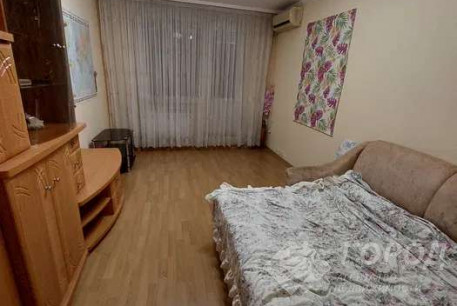 Продам 3-х кімнатну квартиру, Рогань, Горизонт, Код: 813862/1