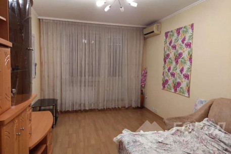Продам 3-х кімнатну квартиру, Рогань, Горизонт, Код: 813862/1