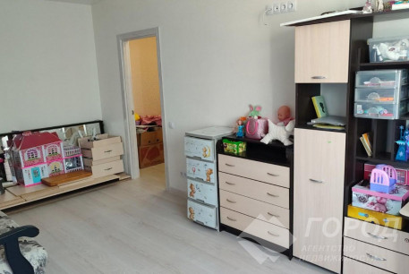 Продам квартиру, ХТЗ, Пролетарская метро (Индустриальная), Код: 813961/1