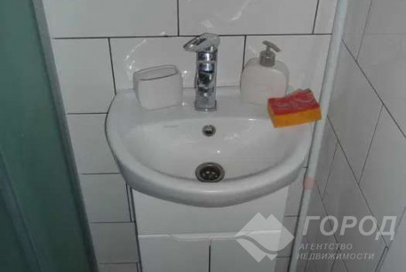 Сдам гостинку, ХТЗ, ХТЗ метро, Код: 814003/1