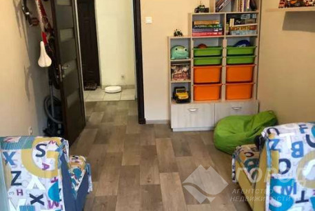 Продам 3-х кімнатну квартиру, ХТЗ, Код: 814107/1