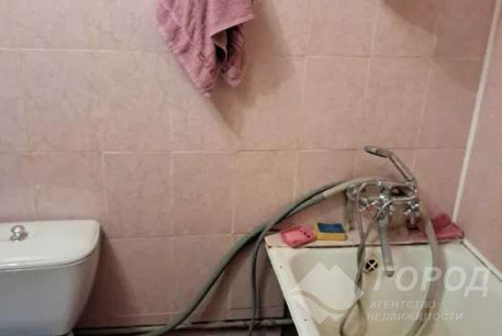 Сдам гостинку, ХТЗ, Пролетарская метро (Индустриальная), Код: 814229/1