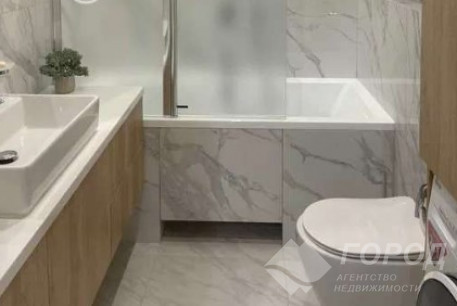 Продам 2-х кімнатну квартиру в новобудові, Центр, Код: 814437/1