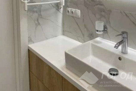 Продам 2-х кімнатну квартиру в новобудові, Центр, Код: 814437/1