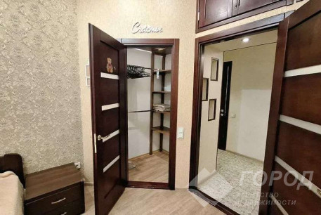 Продам 2-х кімнатну квартиру, Центр, Код: 814491/1