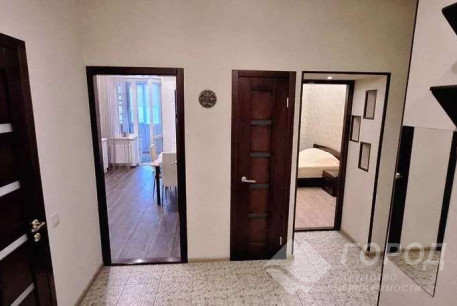 Продам 2-х кімнатну квартиру, Центр, Код: 814491/1