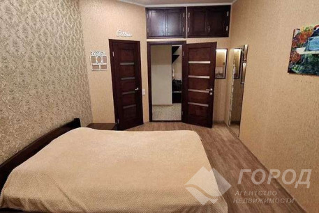 Продам 2-х кімнатну квартиру, Центр, Код: 814491/1