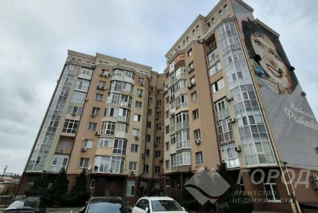 Продам 2-х кімнатну квартиру, Центр, Код: 814523/1