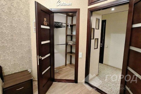 Продам 2-х кімнатну квартиру, Центр, Код: 814523/1