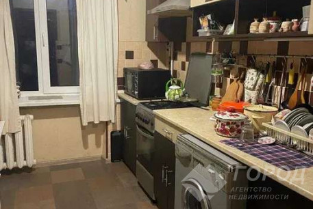 Продам 4-х кімнатну квартиру, Дергачевский р-н, Подворки (Дергачевский район), Код: 814680/1