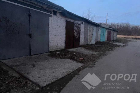 Продам 4-х кімнатну квартиру, Дергачевский р-н, Подворки (Дергачевский район), Код: 814680/1