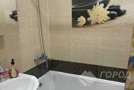 Продам 4-х кімнатну квартиру, Дергачевский р-н, Подворки (Дергачевский район), Код: 814680/1