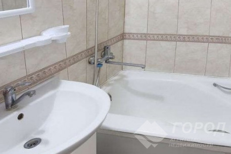 Продам 2-х кімнатну квартиру, ХТЗ, Пролетарская метро (Индустриальная), Код: 814919/1