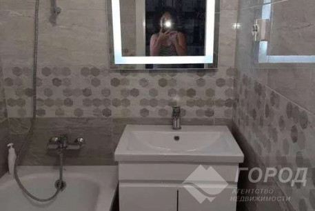 Продам 3-х кімнатну квартиру, ХТЗ, Хролы пос., Код: 814984/1