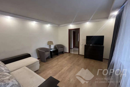 Продам 1-кімнатну квартиру, Гагарина проспект, Защитников Украины метро (Площадь Восстания), Код: 815017/2