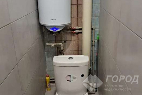 Продам 2-х кімнатну квартиру, ХТЗ, Хролы пос., Код: 815026/1